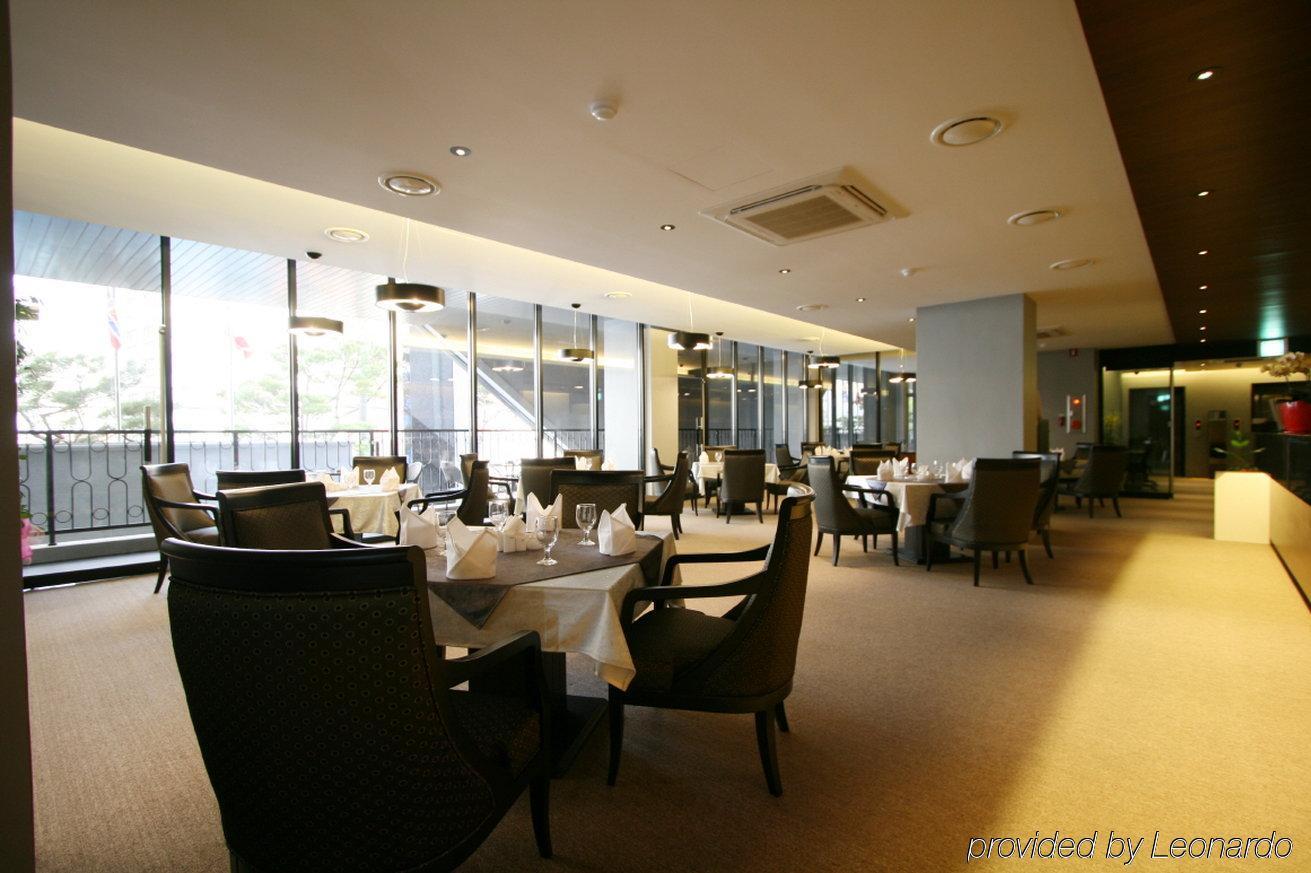 Hotel Oscar Suite Gunsan Restoran fotoğraf