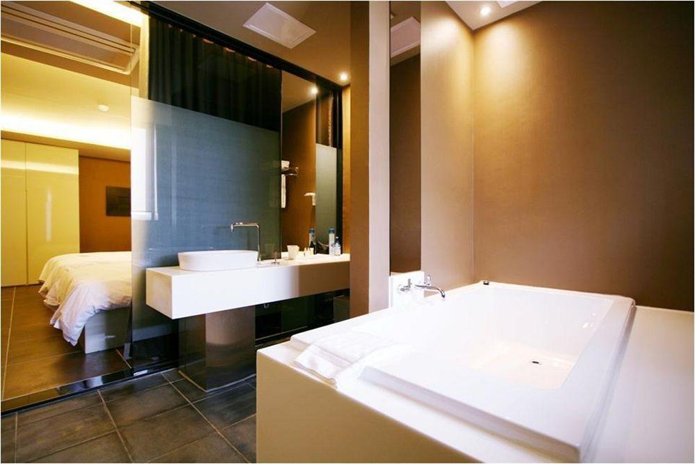 Hotel Oscar Suite Gunsan Dış mekan fotoğraf