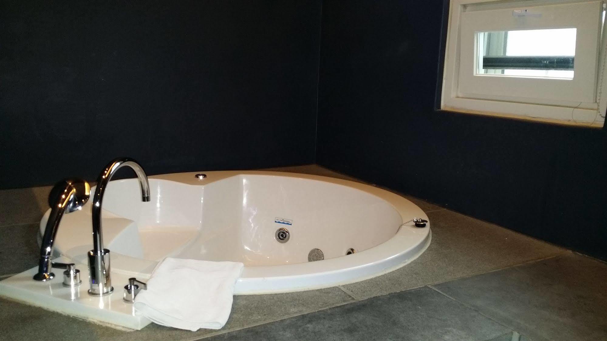 Hotel Oscar Suite Gunsan Dış mekan fotoğraf